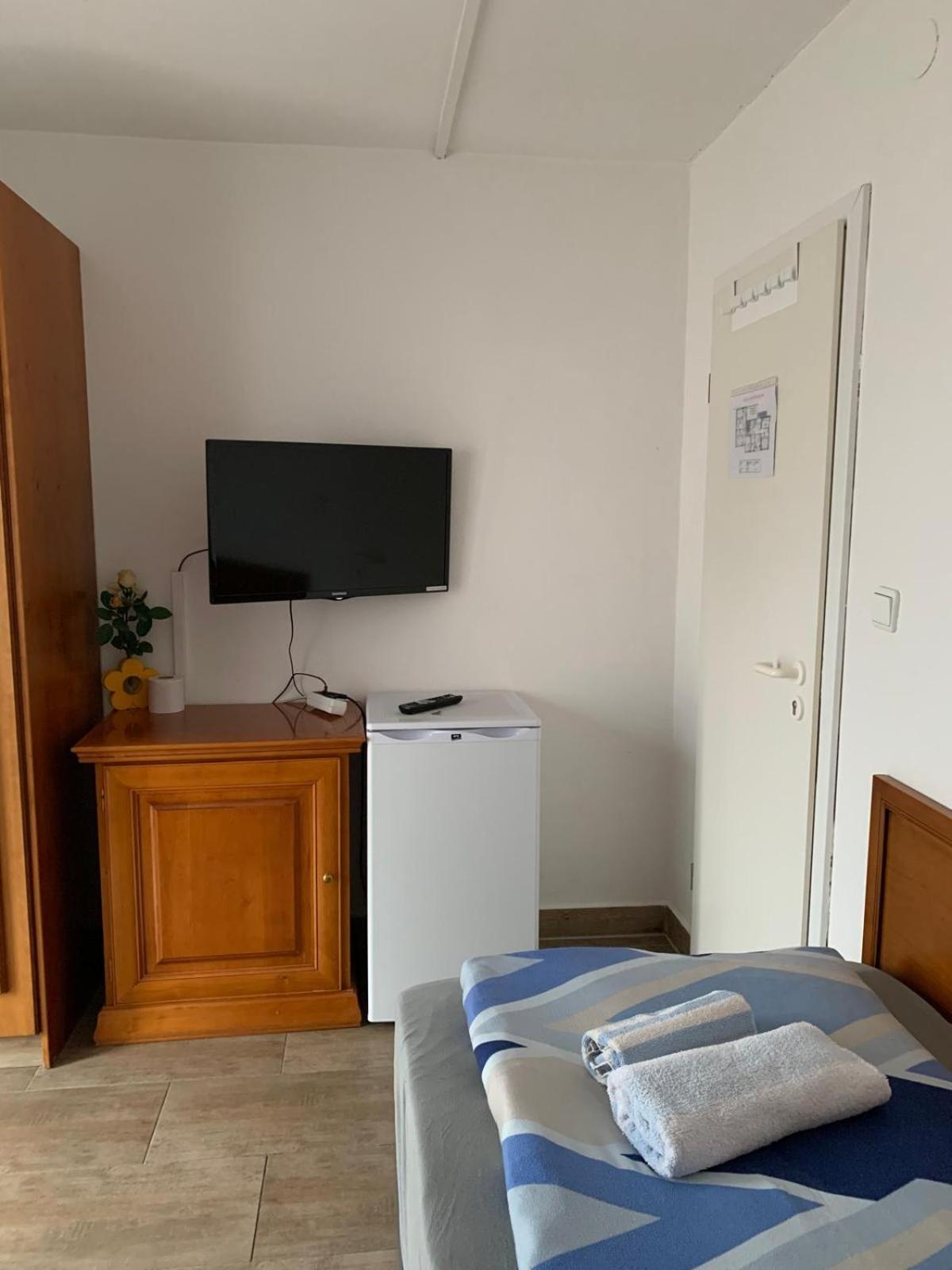 Zv-Scholtz Gaestehaus Eisenfelden Winhoring Esterno foto
